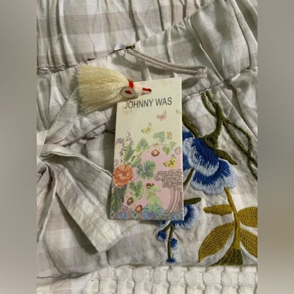 NWT Johnny Was Adele Trapunto Belted Shorts Tan Small - Picture 6 of 7